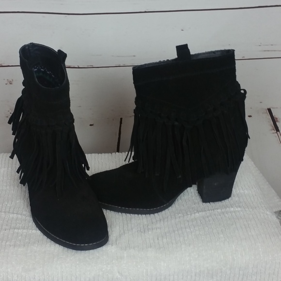 Sbicca Shoes - Sbicca Block Chunky Heel Suede Fringe Bootie